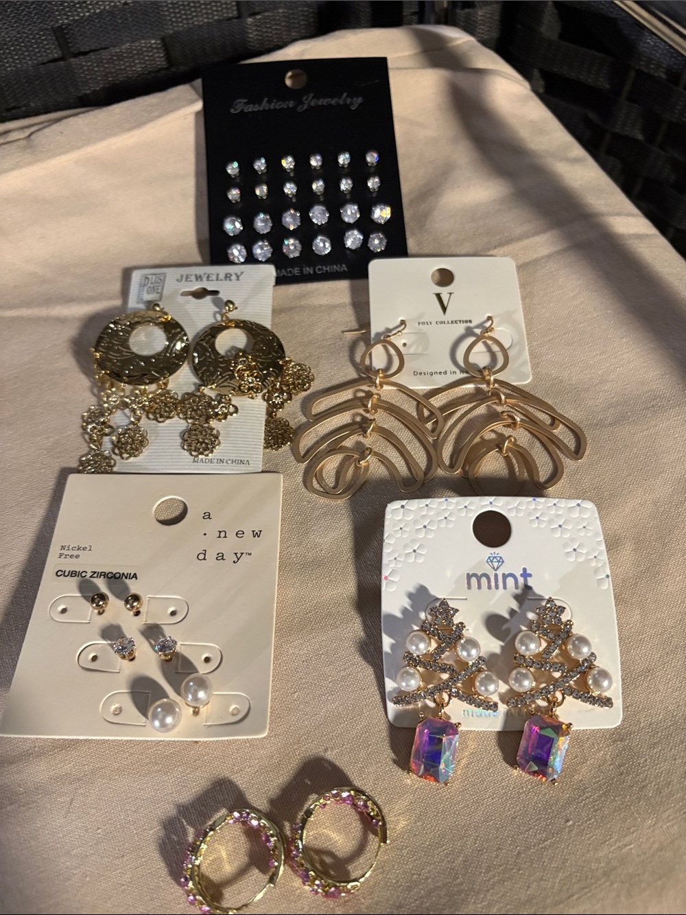 Fashion Earrings you get every pair shown in photo.